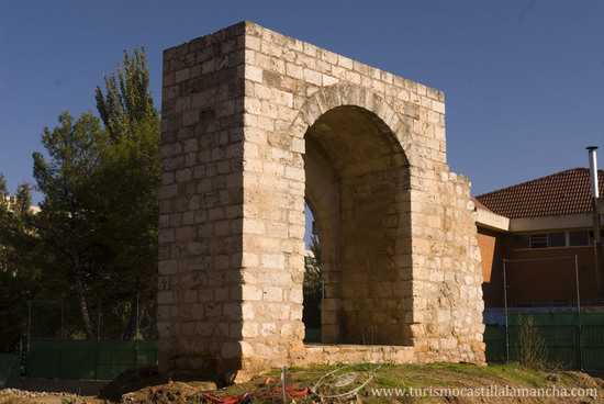 Torreón del Alcázar Gate